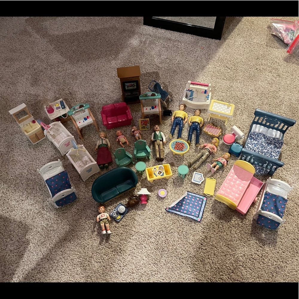Doll house accessories
